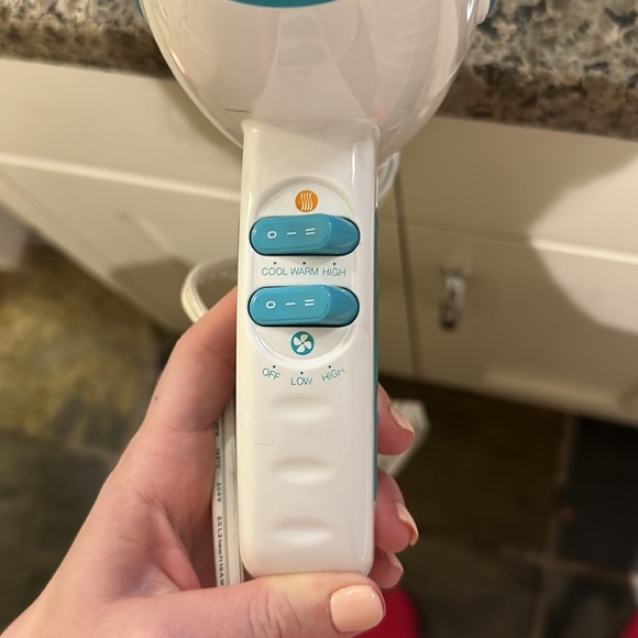 barley used got the dyson blow dryer instead - Picture 2 of 3